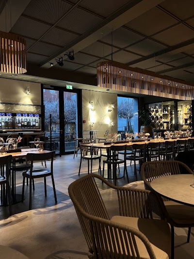 Korek Winebar